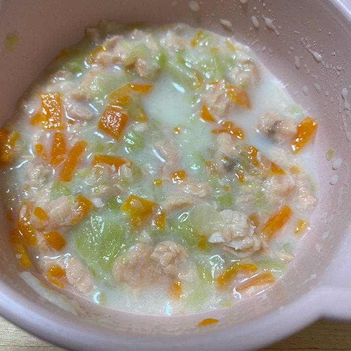 離乳食　鮭と野菜のクリームスープ